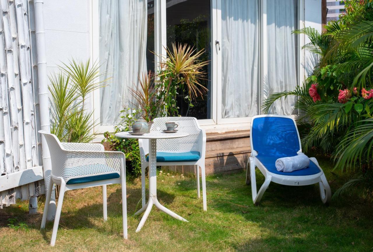 Living Room Beach Resort Morjim Buitenkant foto